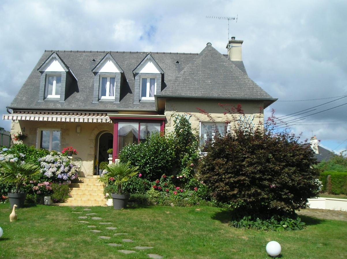 Les Hortensias Saint-Pierre-de-Plesguen Екстериор снимка